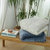 Plüschdecke mit ClimaDry -Faserfüllung (152x177cm) - American Styled Bedding