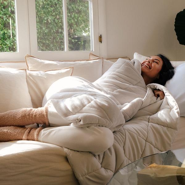 Plush_Throw_grande_32cc6ea8-9183-4304-bfdc-6bec79a9df04.jpg