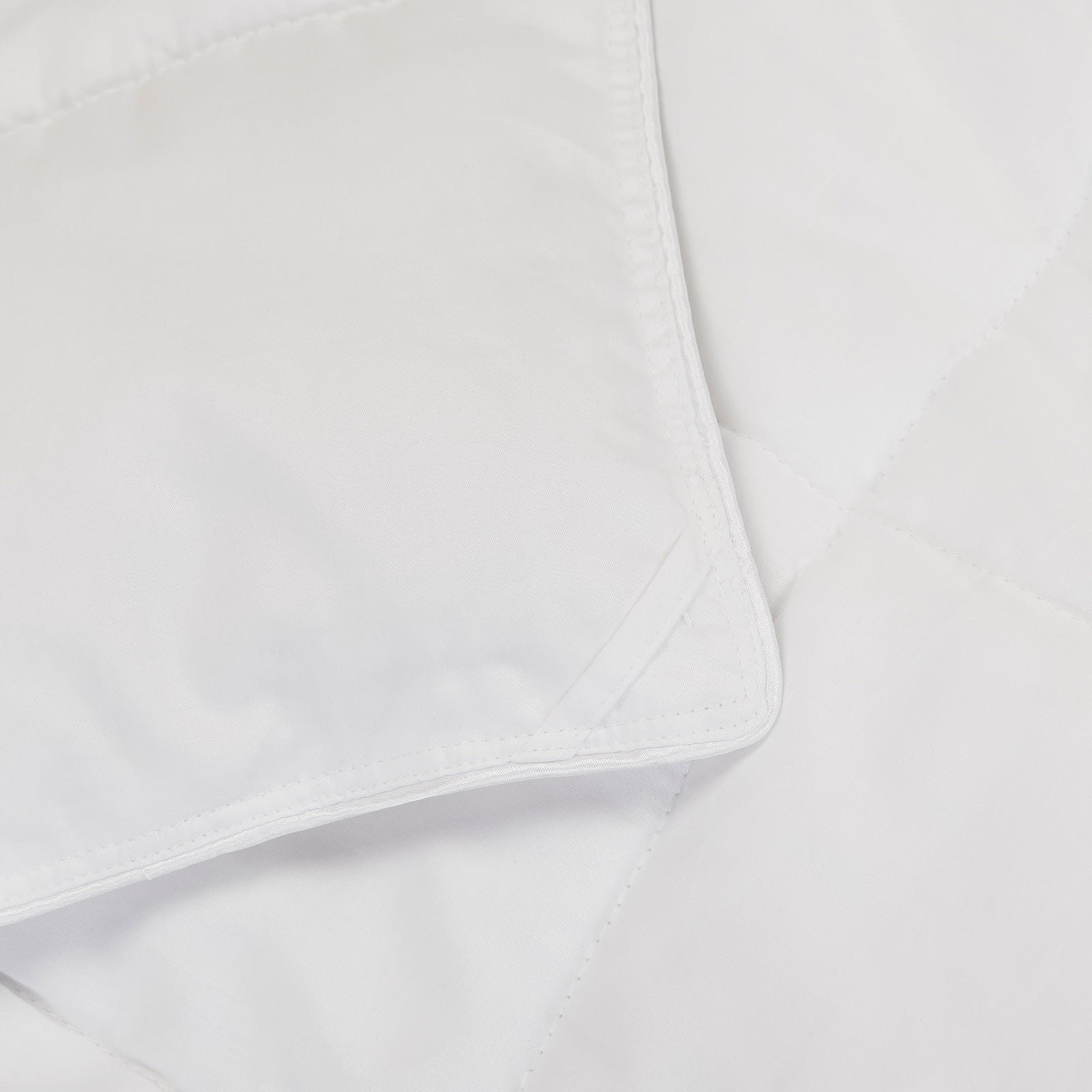 Leichte Bettdecke Lightweight Comforter - American Styled Bedding von Slumber Cloud